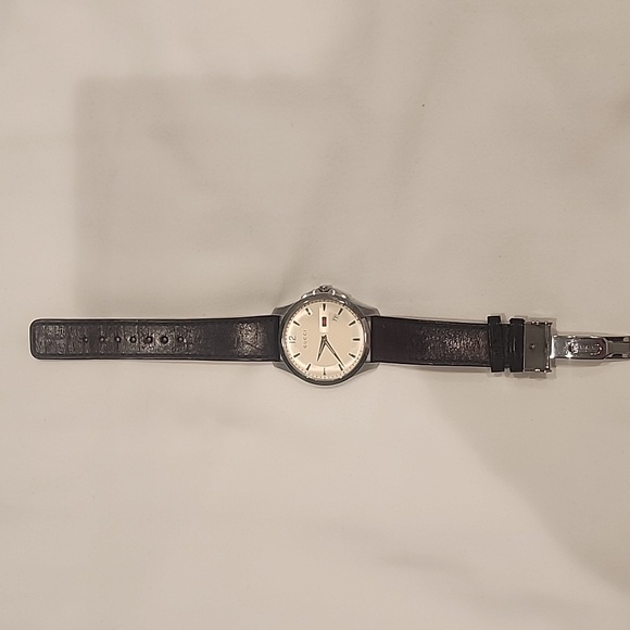 Men's Gucci Watch Gently Used Brown Leather - Picture 1 of 8